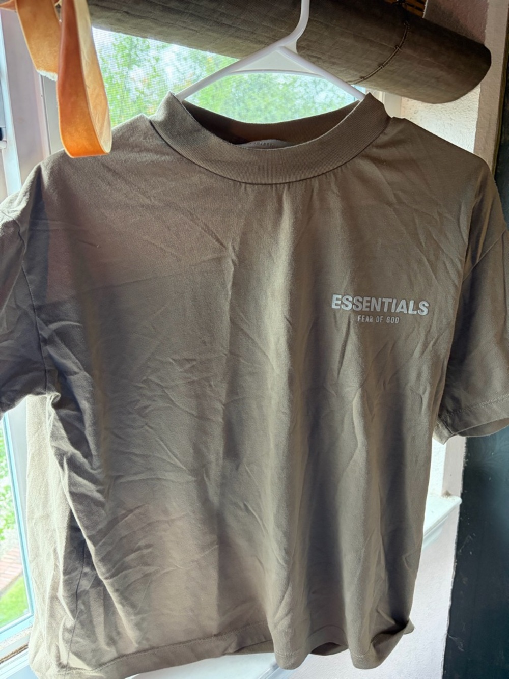 Fear of God Essentials Cropped Tee - Olive